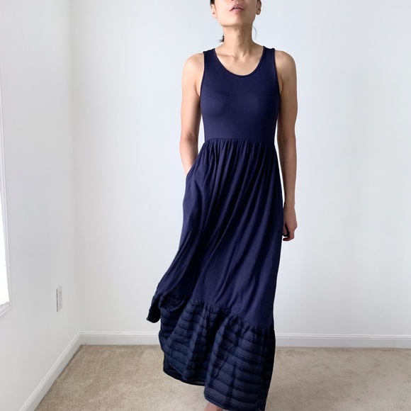 KIMBERLY Maxi dress in Black - Picture 8 of 9